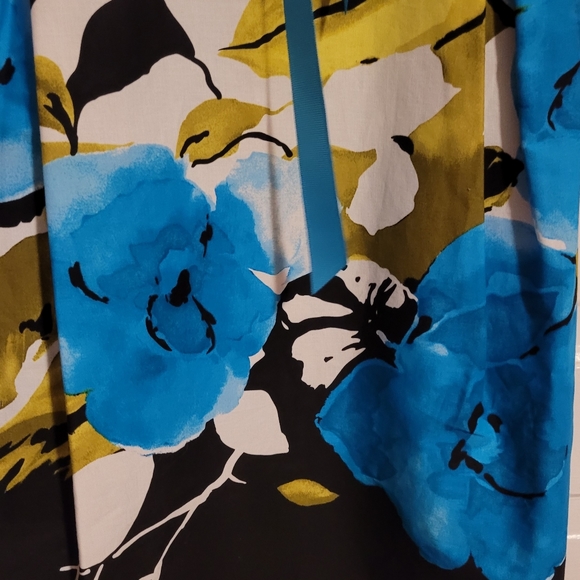 New Spring dress 3 different strap ways - Picture 2 of 8